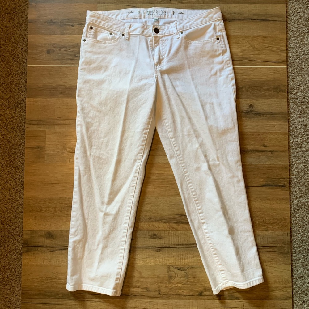 J-Lo cropped white pants
